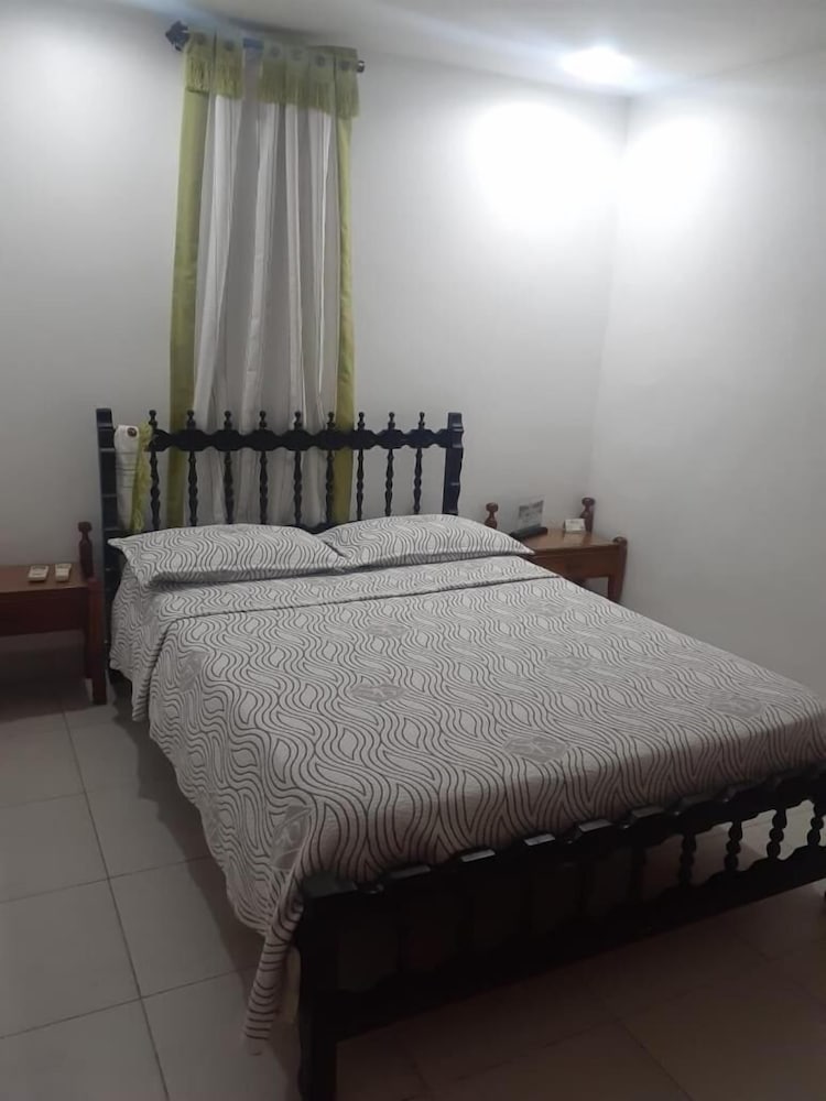 Veleros Hotel 36/57