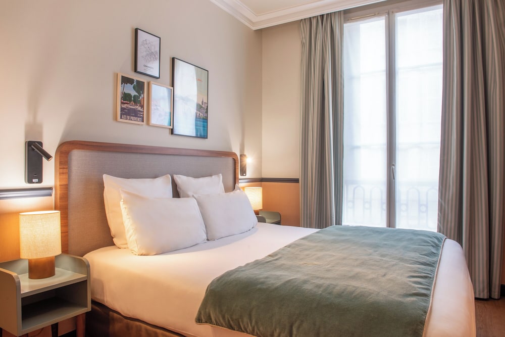SUPERIOR, DOUBLE OR TWIN BED