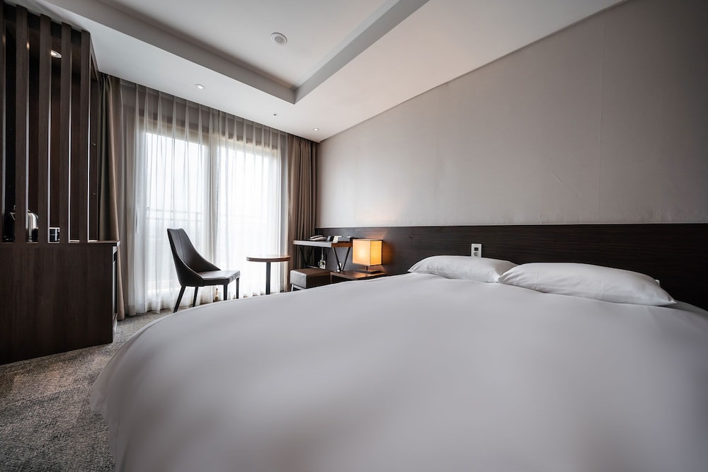 Golden Tulip Jeju Seongsan 16/68