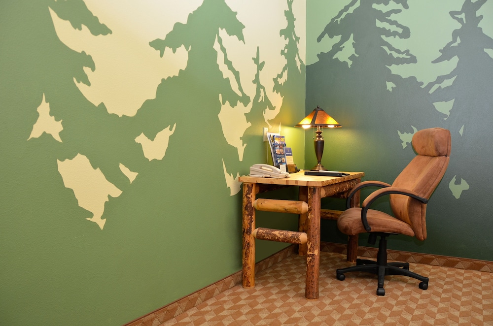Best Western Plus Battle Ground Inn & Suites 3/36