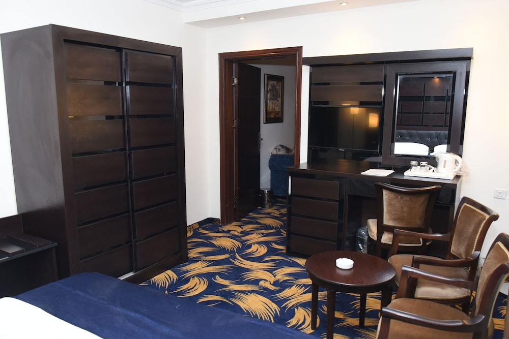 Sparr Hotel 57/66