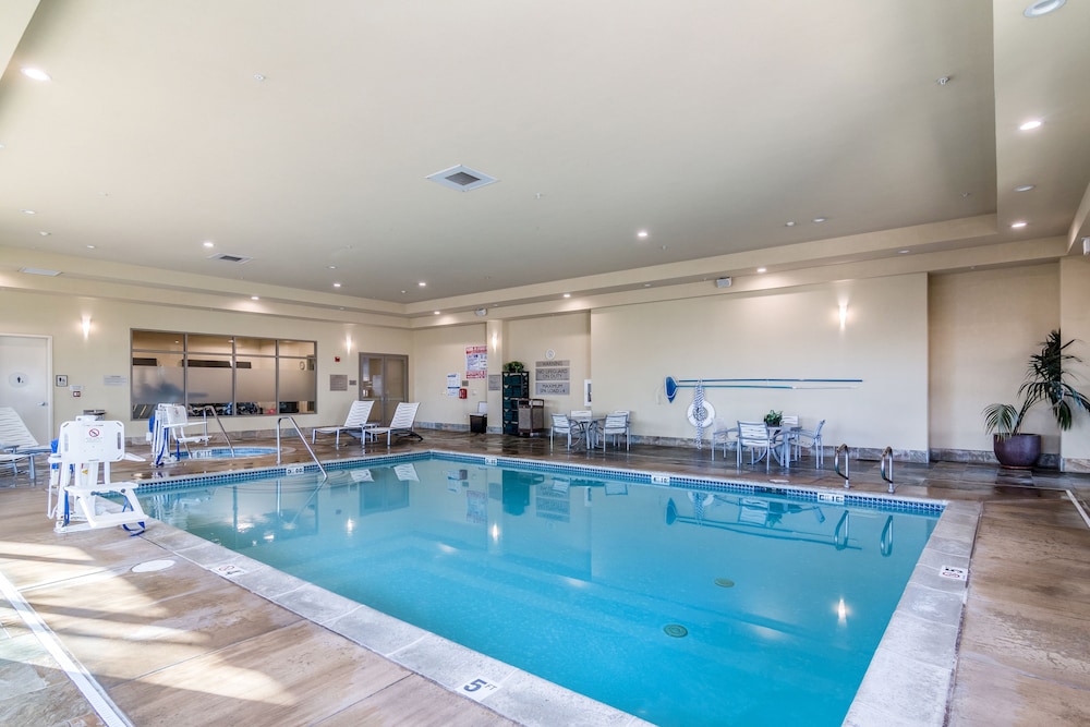 Embassy Suites Palmdale 26/63