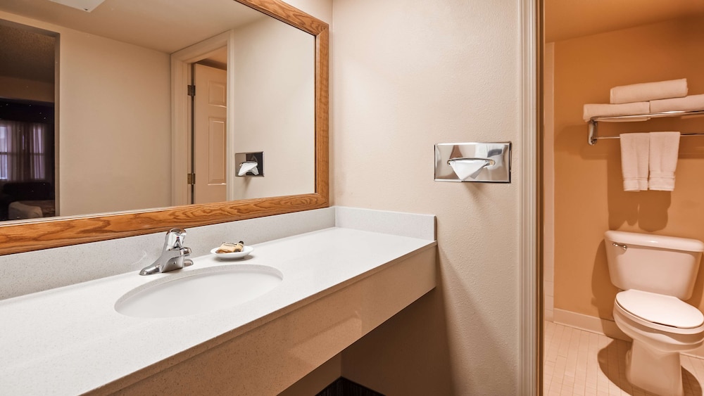 Best Western Plus King's Inn & Suites 10/37