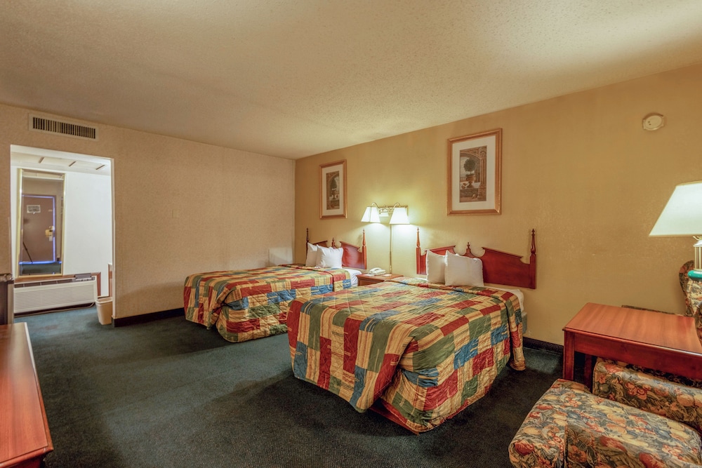 Royal Holiday Motel By Belvilla Gallup I-40 30/50