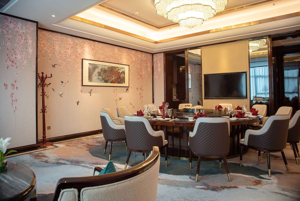 Wyndham Grand Tongren Downtown Hotel 46/56