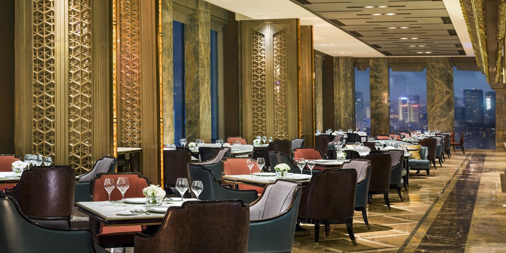 Wanda Reign Chengdu 32/45