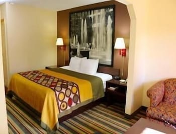 Super 8 by Wyndham Dublin 6/27