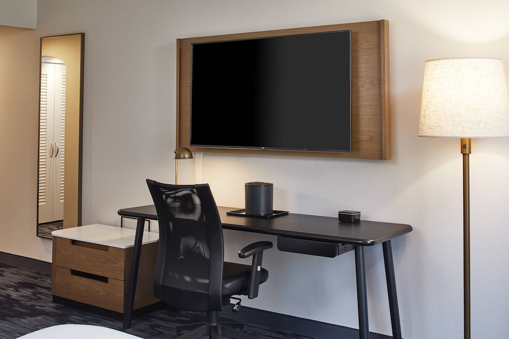 Fairfield Inn & Suites Albany Airport 37/41