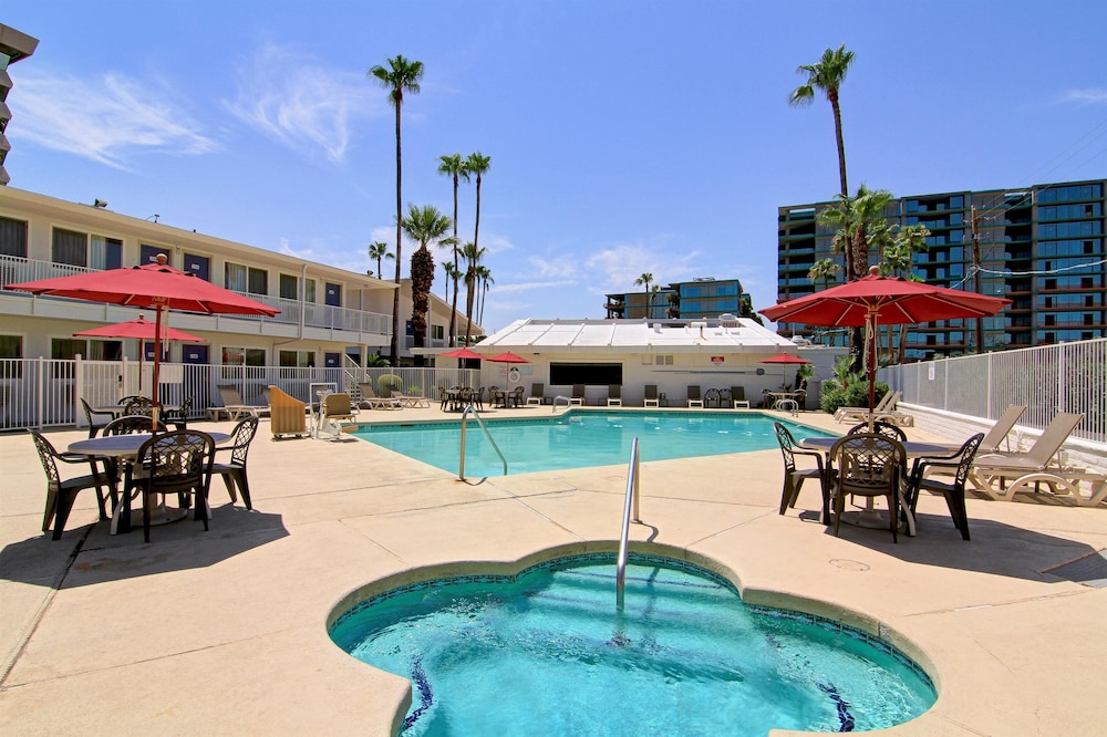 Motel6 Scottsdale, AZ - Old town Scottsdale/Fashion Square 6/40