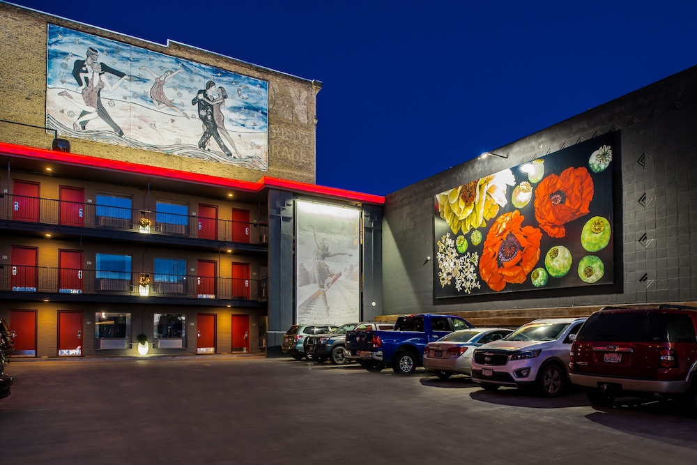 Steam Plant Hotel 61/64