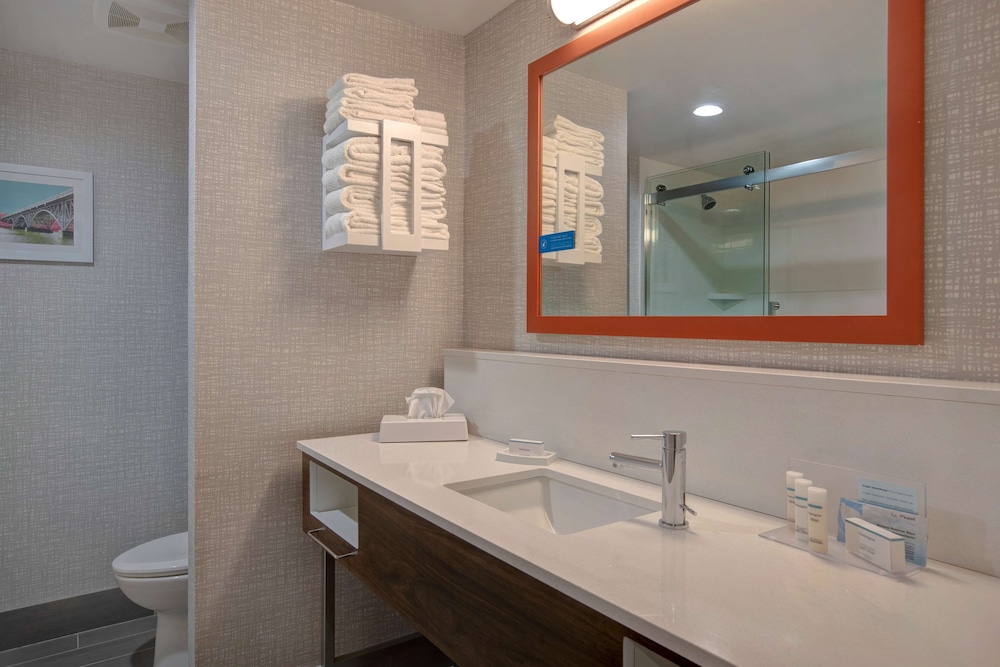 Hampton Inn Suites Deptford Nj 16/53