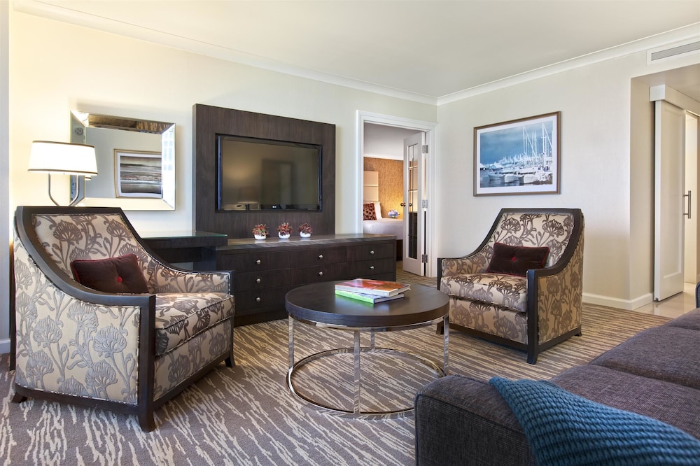 Fairmont Waterfront 42/72