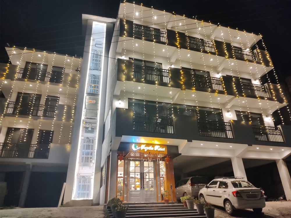 SAGRIKA RESORT 1/50