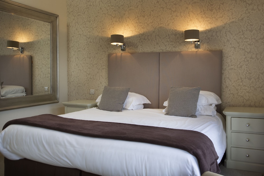Bell Hotel 18/50