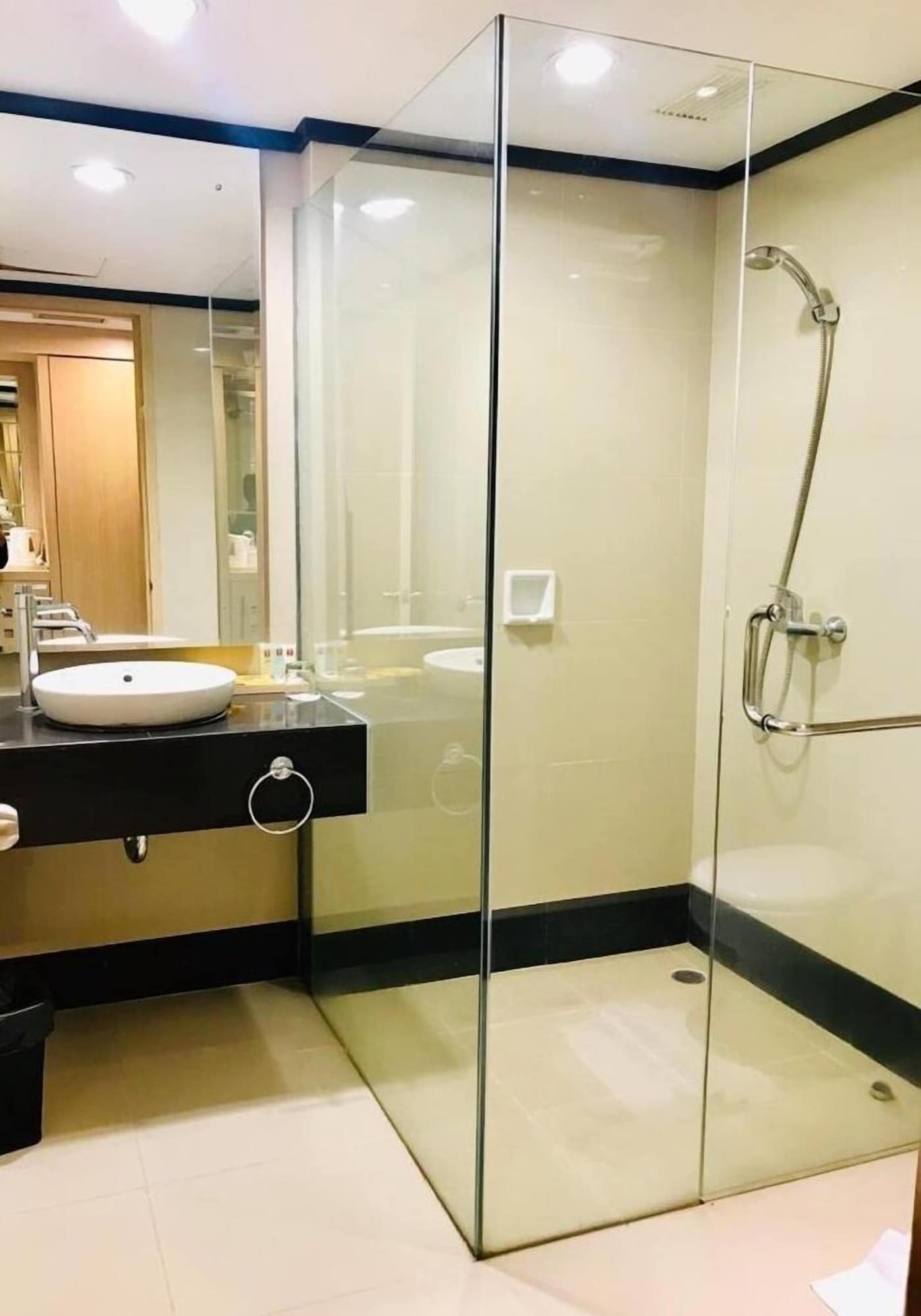 غرفة ديلوكس بسرير كينج، Hotel Pangeran Pekanbaru 7/7