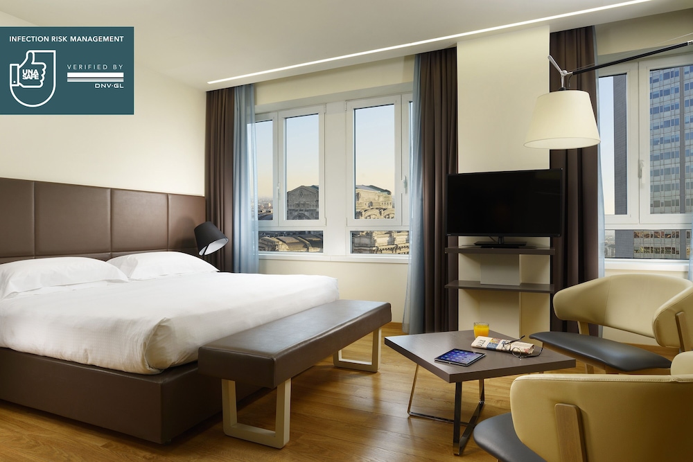 Unahotels Century Milan 10/50