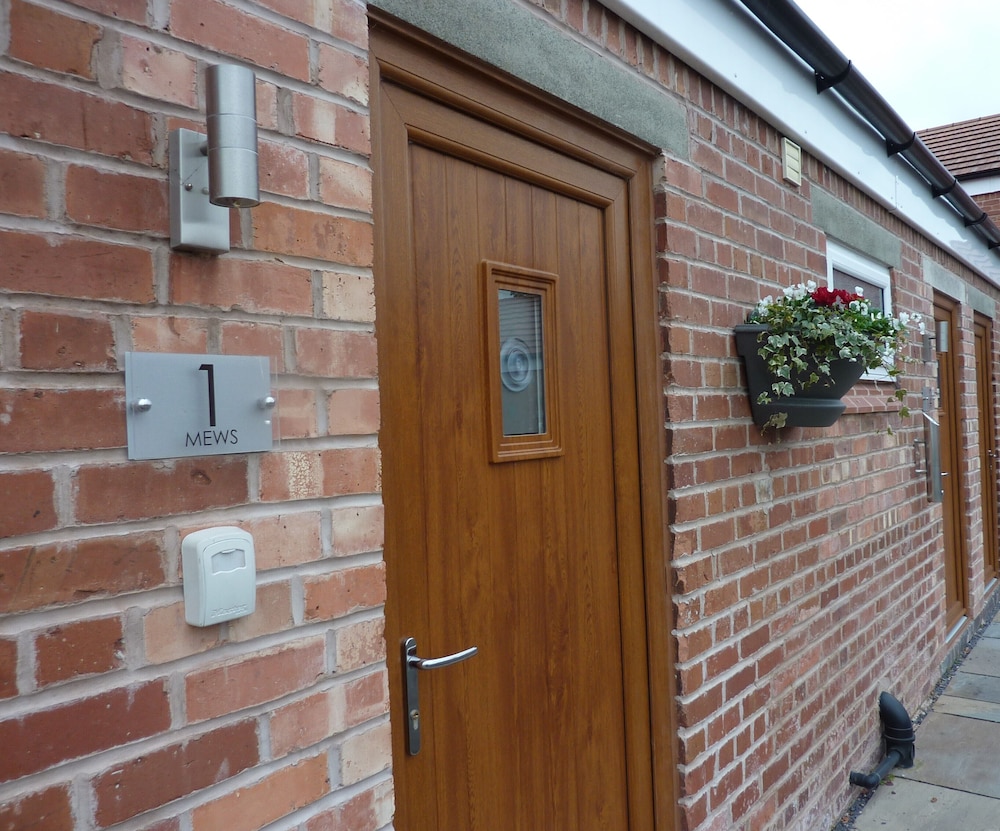 Oakwood Farm Mews 4/15