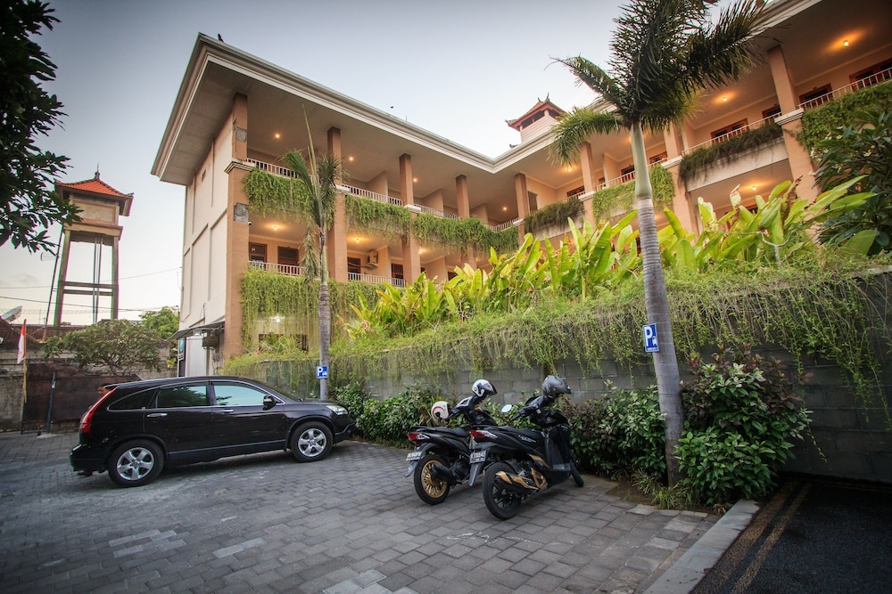 Pondok Anyar Inn 26/50