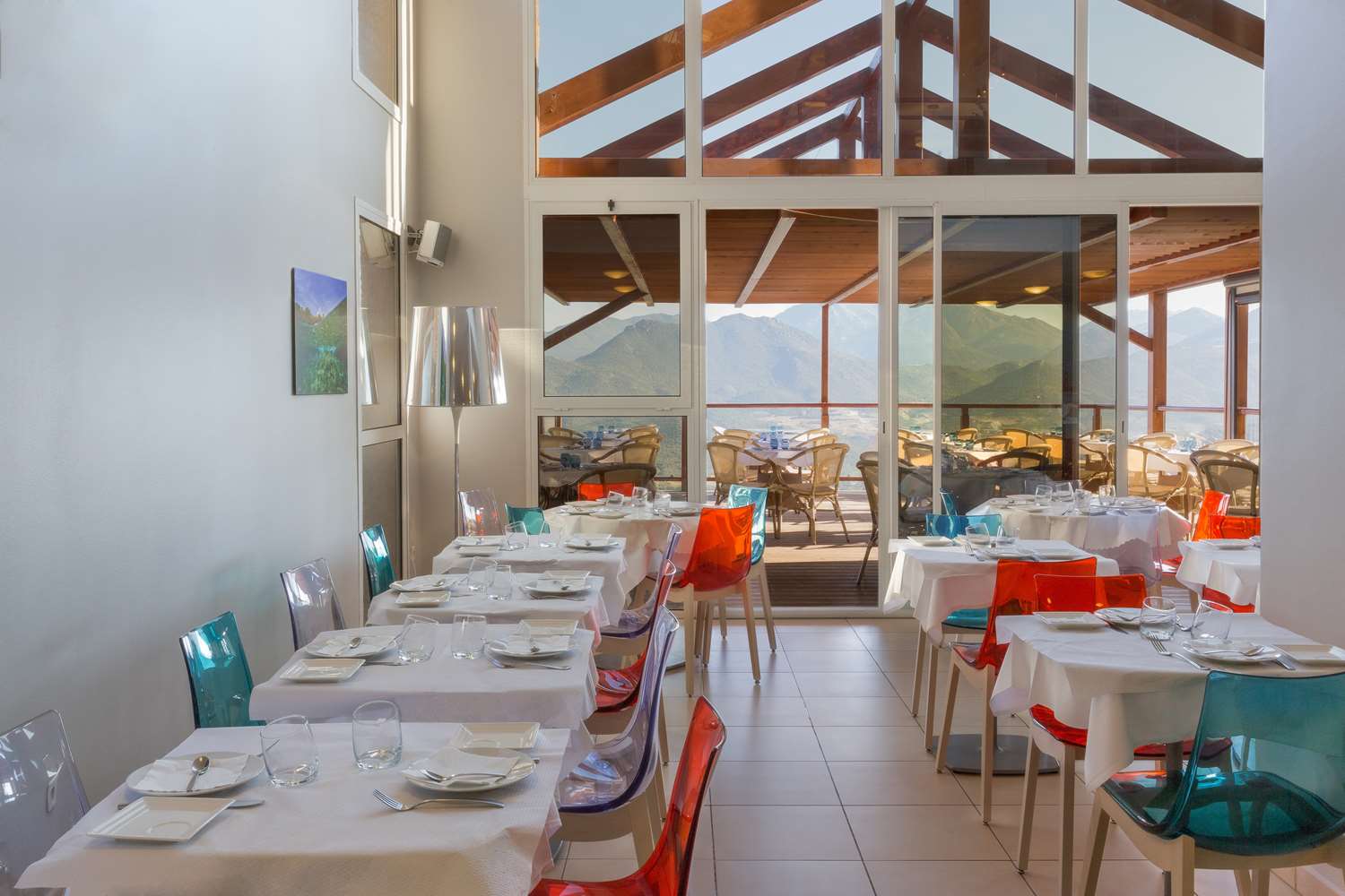 restaurant cafeteria