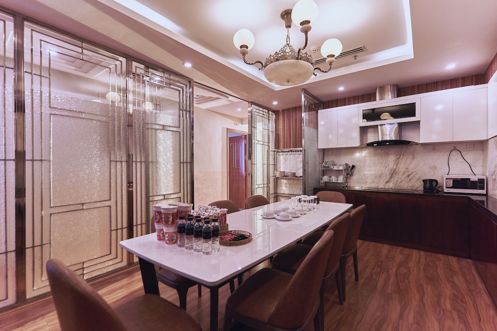 MERCURY BOUTIQUE HOTEL 64/76