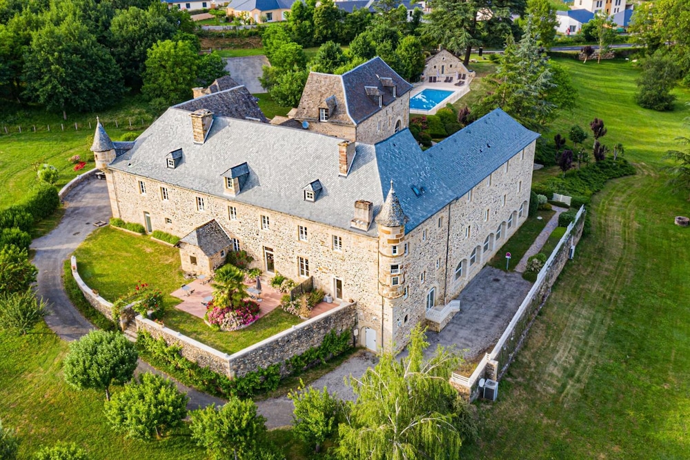 Chateau De La Falque 60/69