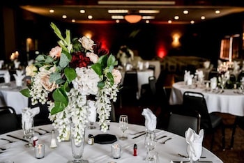 Stoney Creek Hotel Peoria 32/40