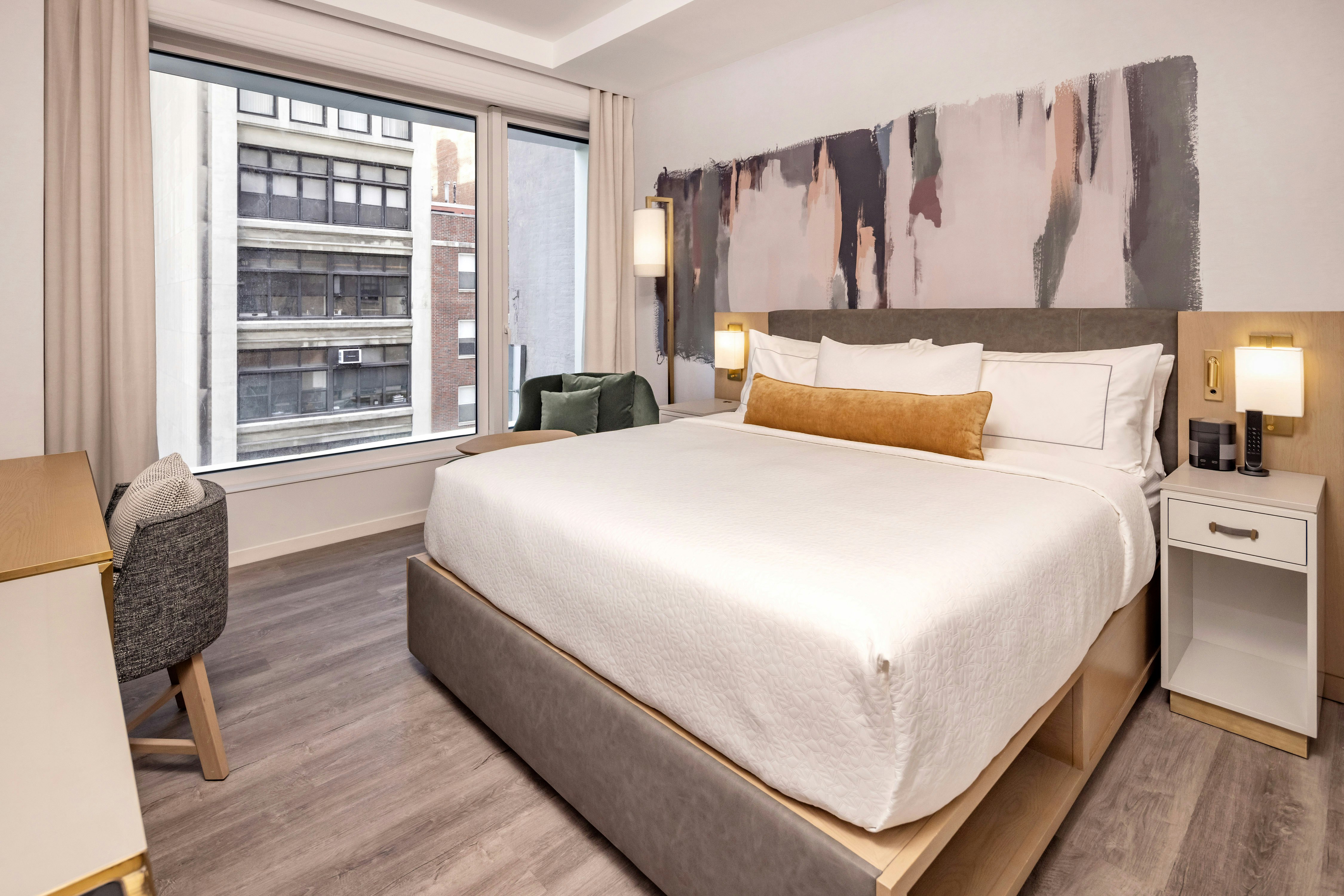 STUDIO, KING BED, ACCESSIBLE