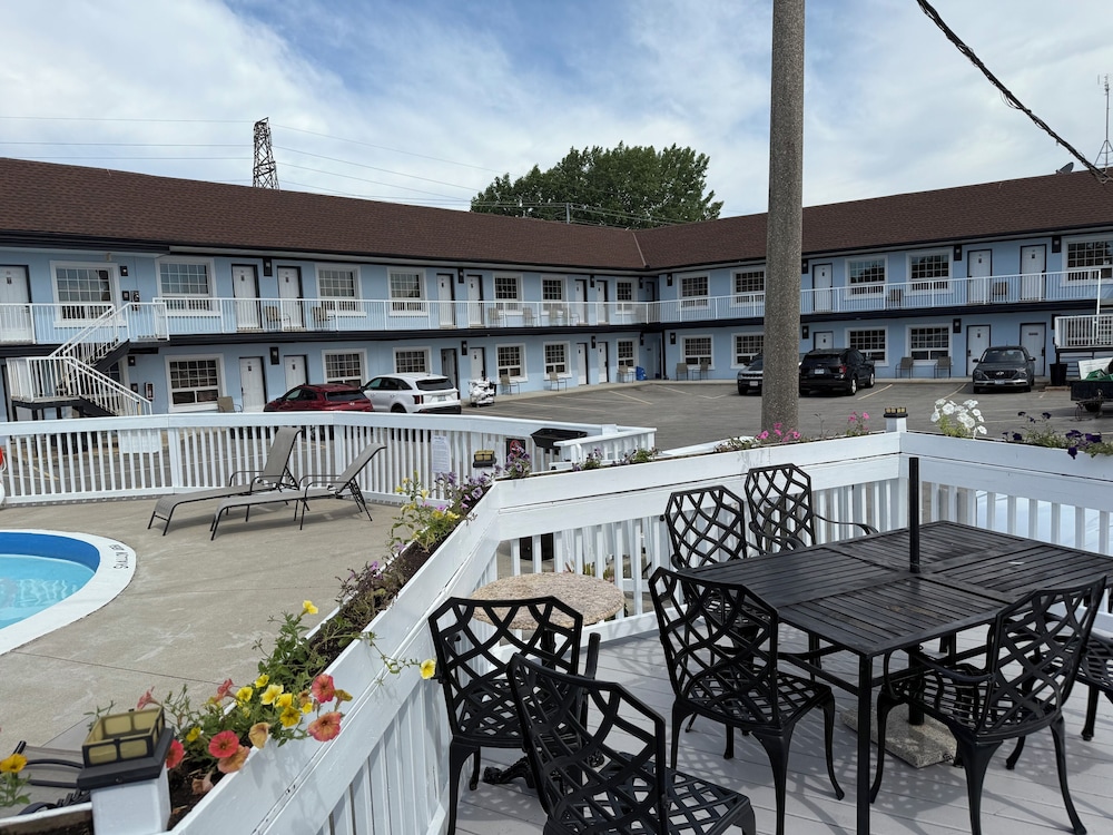 Falls Lodge by the Falls 56/72