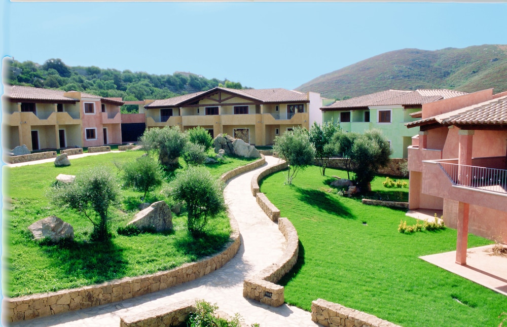Residence Le Corti di Marinella 40/42