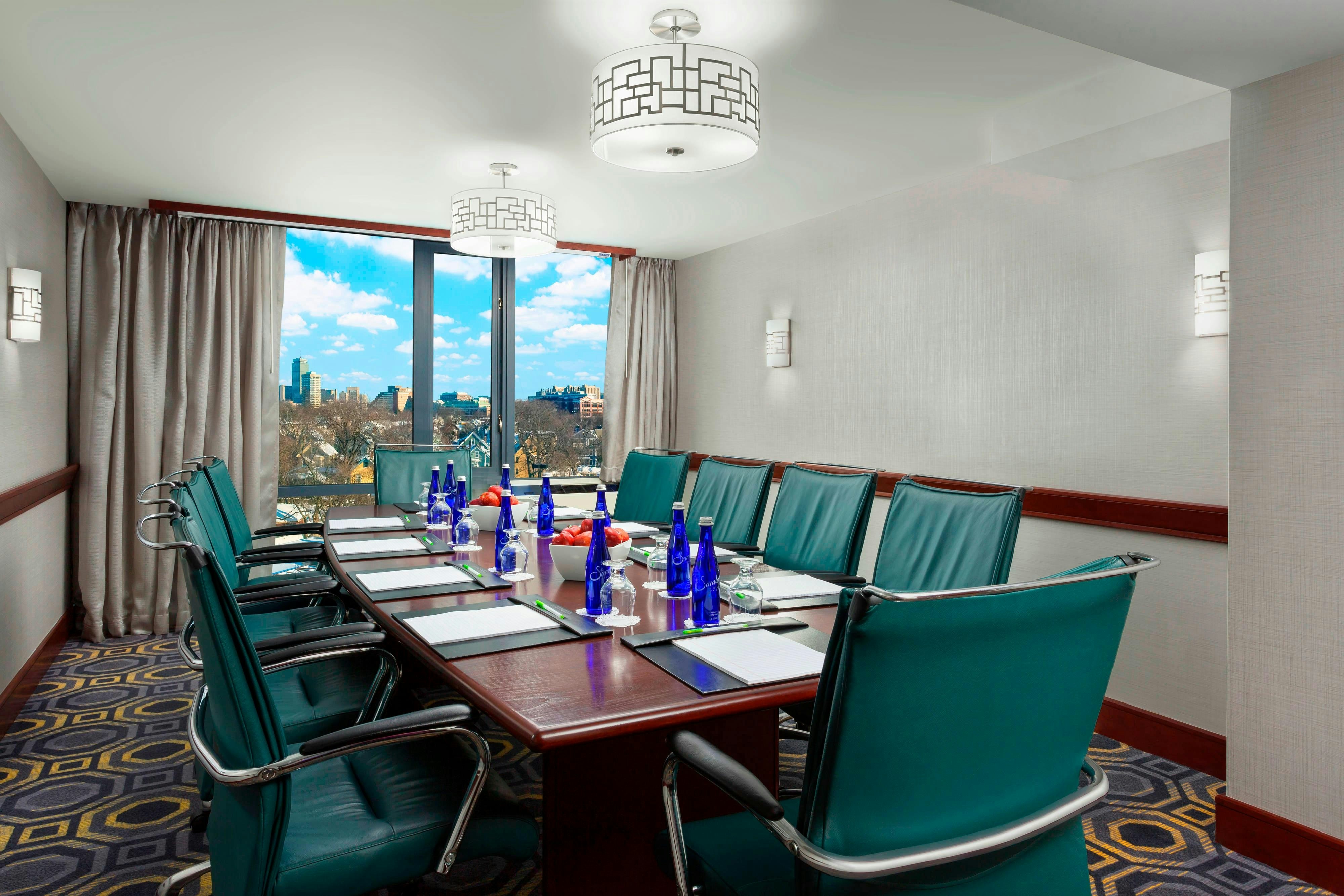 Courtyard By Marriott Boston Cambridge 20/22