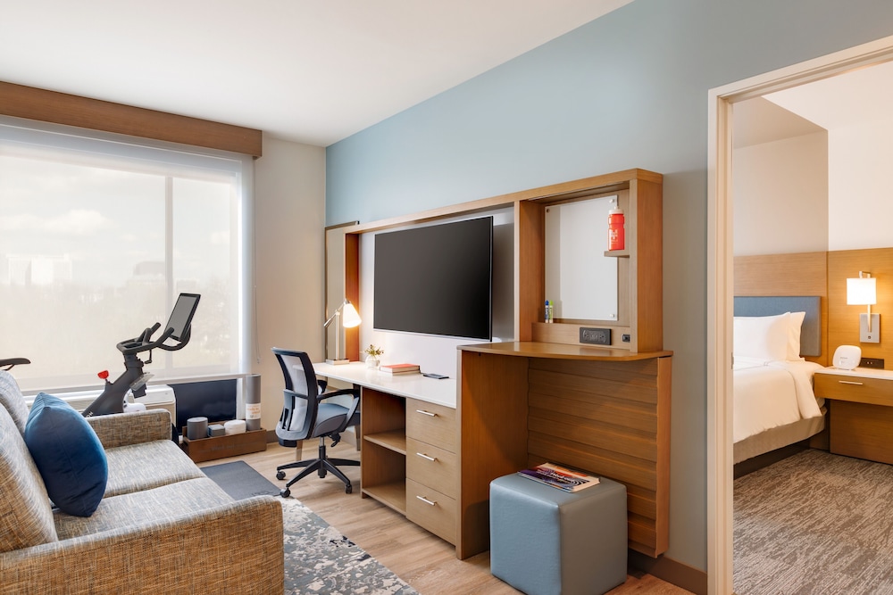 Staybridge Suites Rochester - Mayo Clinic Area 70/82