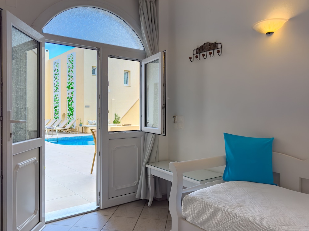 Reverie Santorini Hotel 6/50