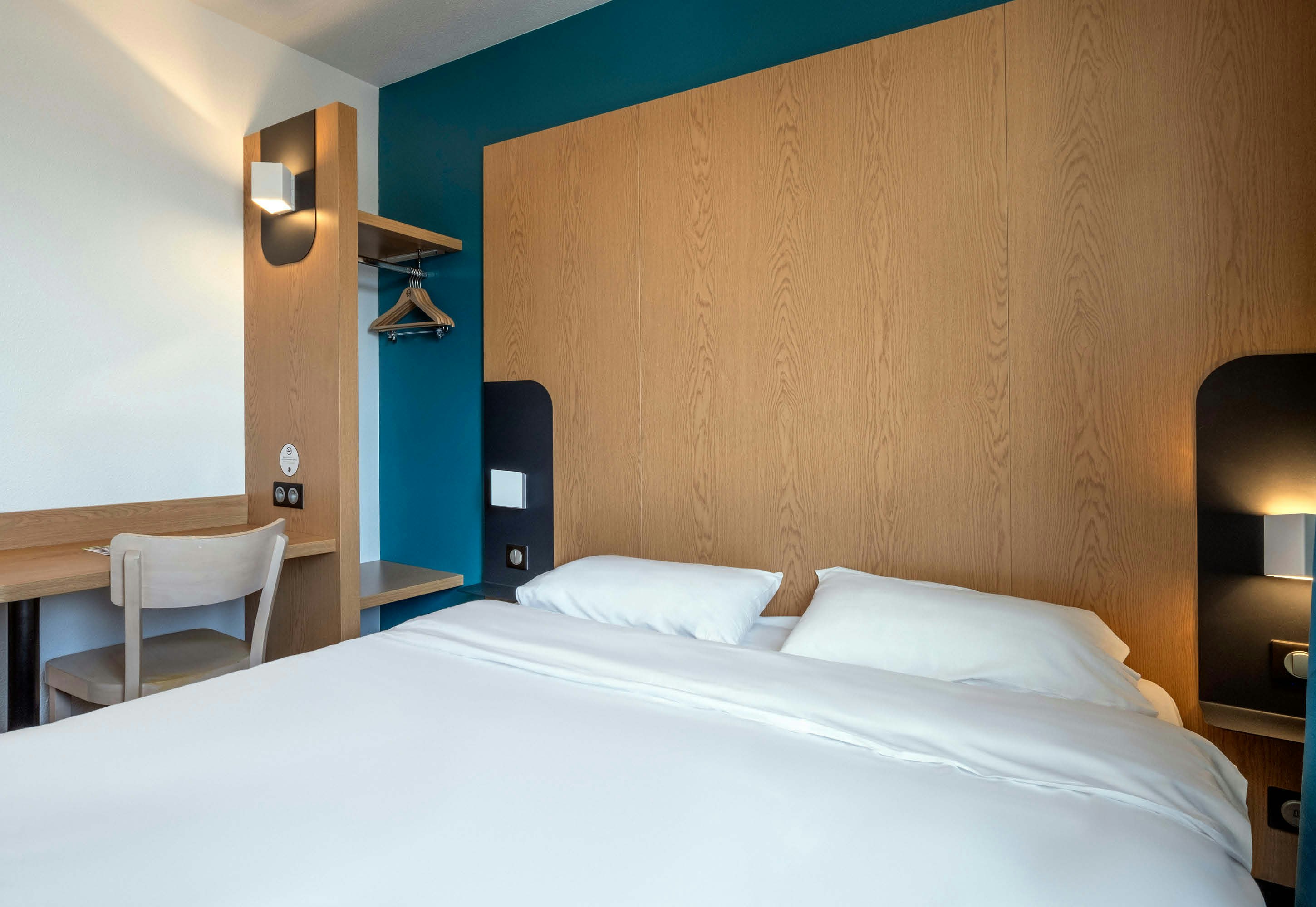B&B HOTEL Niort Marais Poitevin Est 4/17