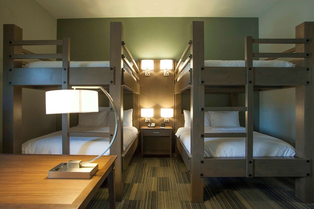 Hampton Inn Suites St Paul Downtown 42/70