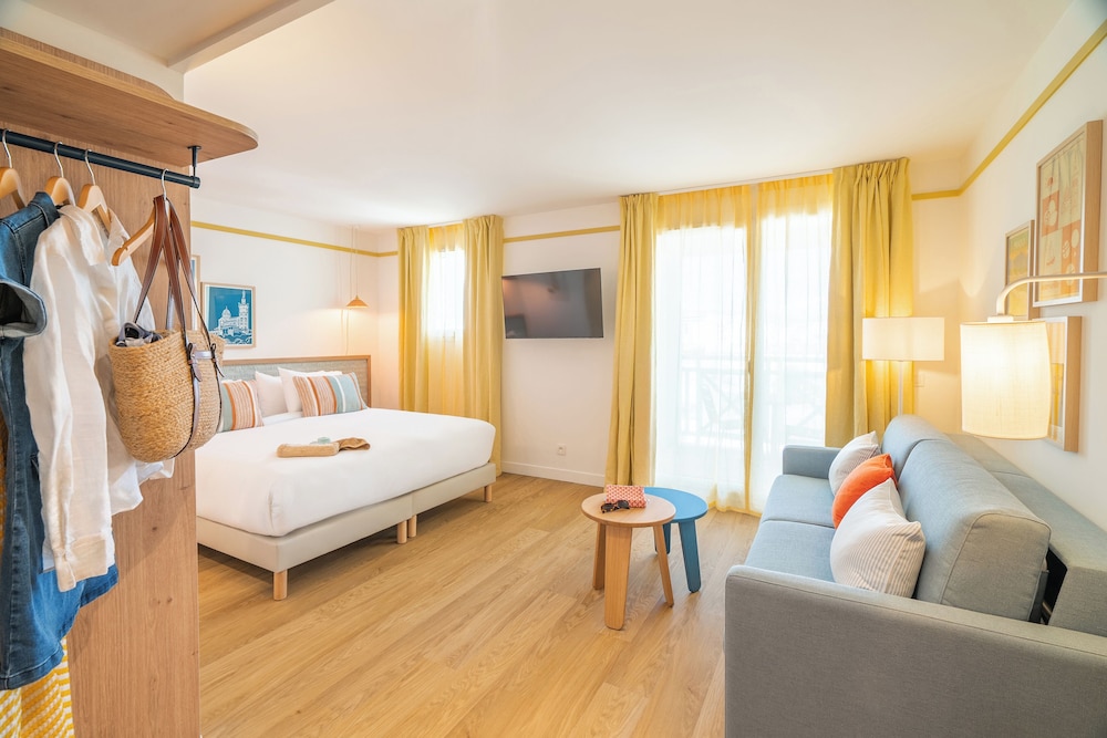غرفة رباعية بسريرين منفصلين مع أريكة، Hotel Soleo Prado 4/9