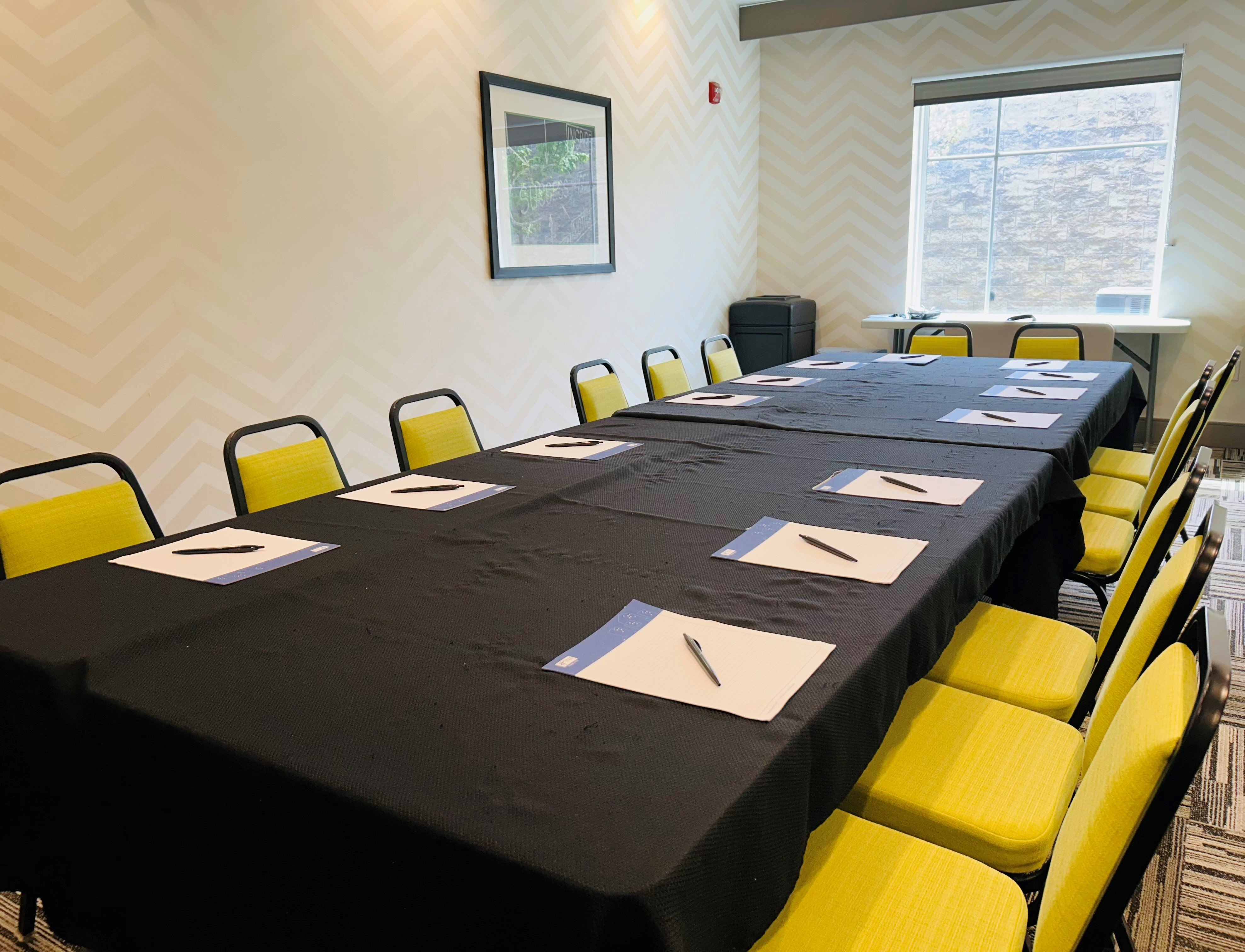 Holiday Inn Express Suites Shippensburg 50/65