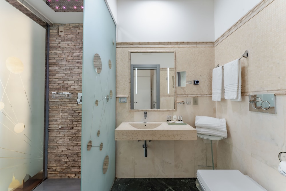 Hotel Trecento 45/50