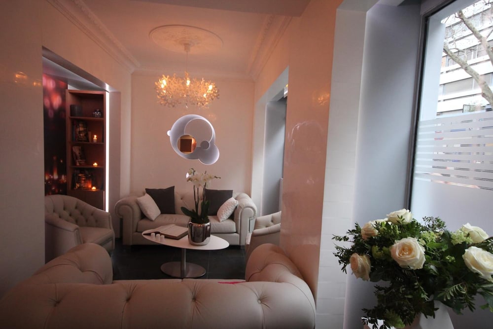 Hotel Lumieres Montmartre Paris 50/62