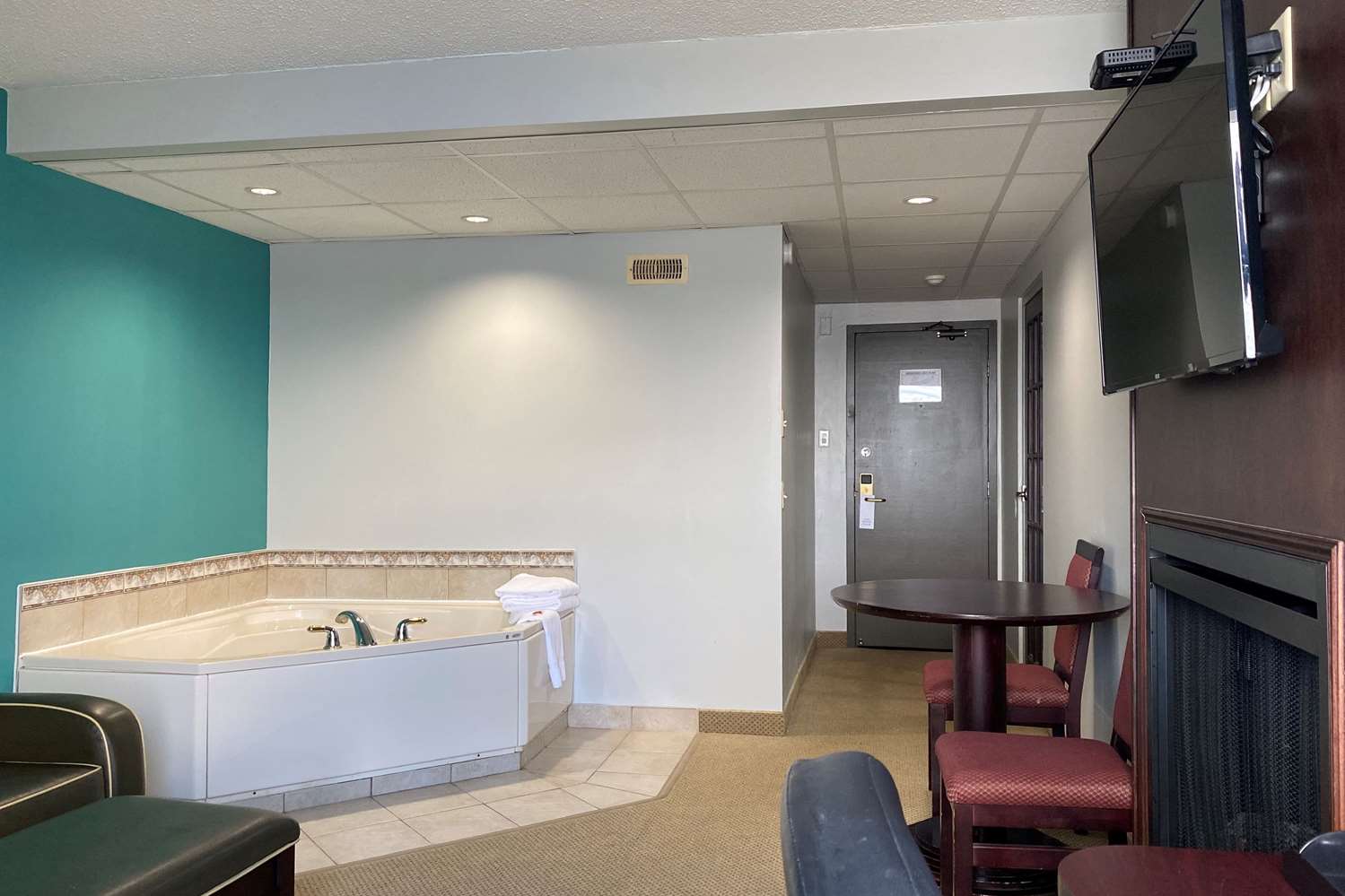 Travelodge by Wyndham Miramichi New Brunswick 12/35