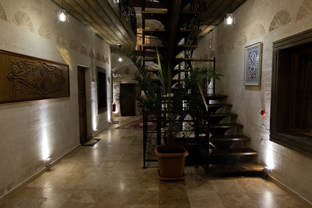 Grand Elite Cave Suites 29/50