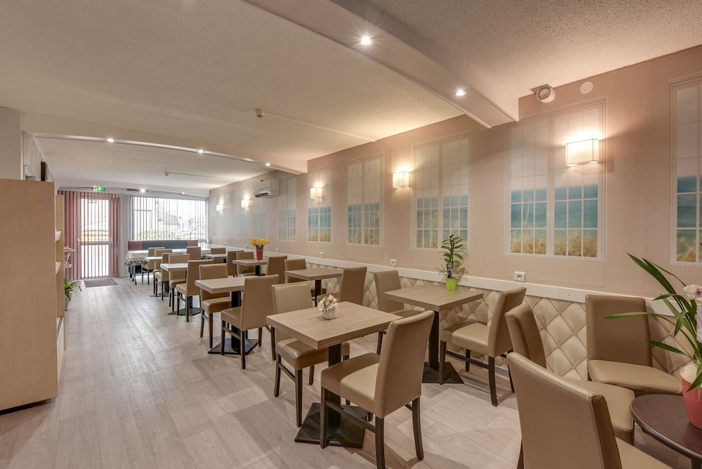 Brit Hotel Confort Thouars 34/48