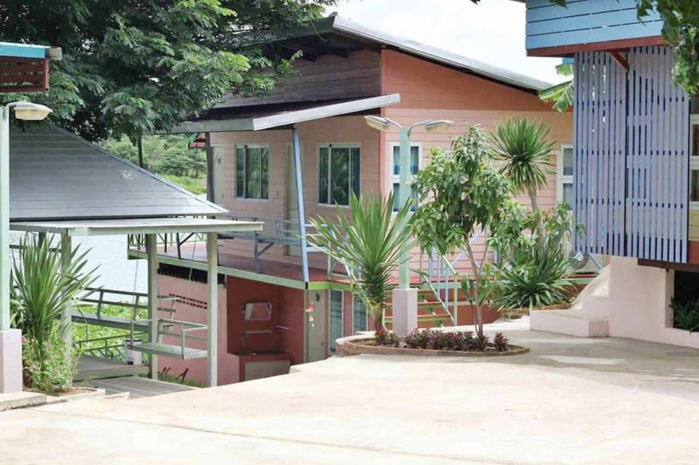 Golden Dragon Resort Kanchanaburi (ex Srisook Resort) 3/50