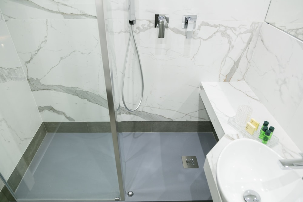 Hadrianus Temple Suites - The Venue Collection 55/58