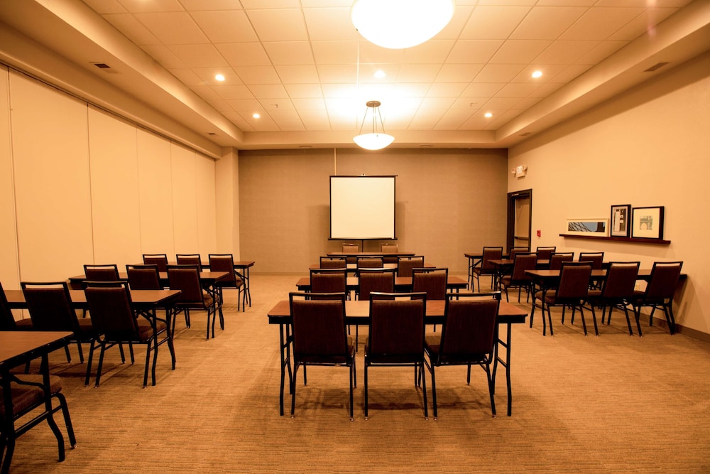 Country Inn & Suites by Radisson Wilson, NC 24/25
