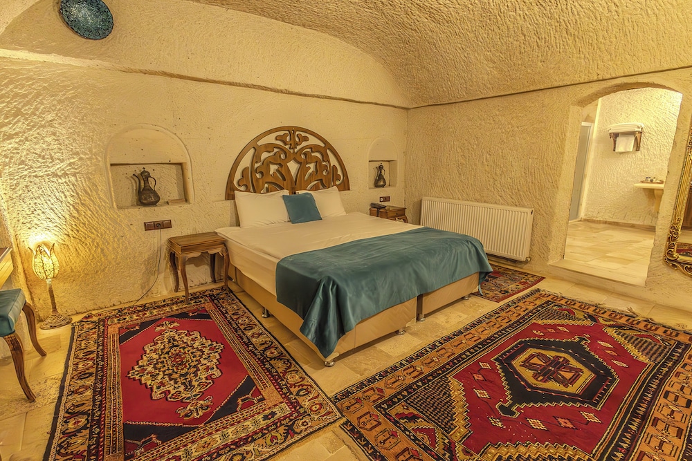 Miracle Cave Hotel 12/50