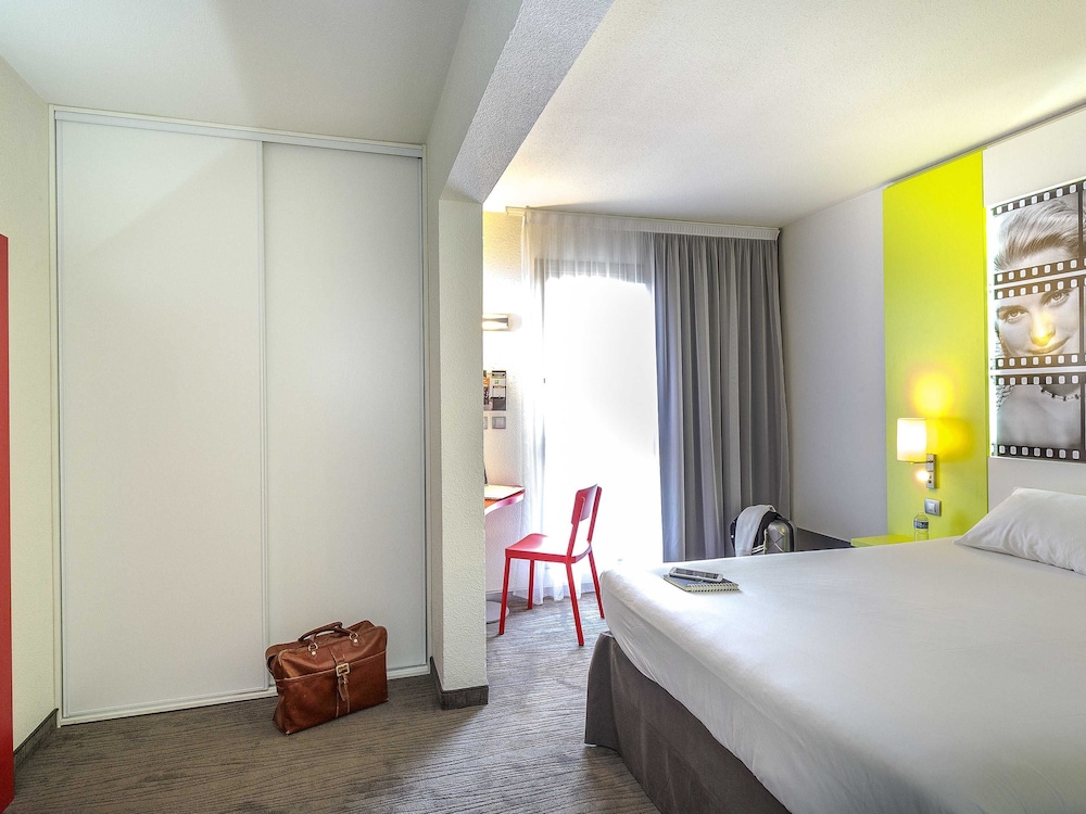 Ibis Styles Cannes Le Cannet 10/67
