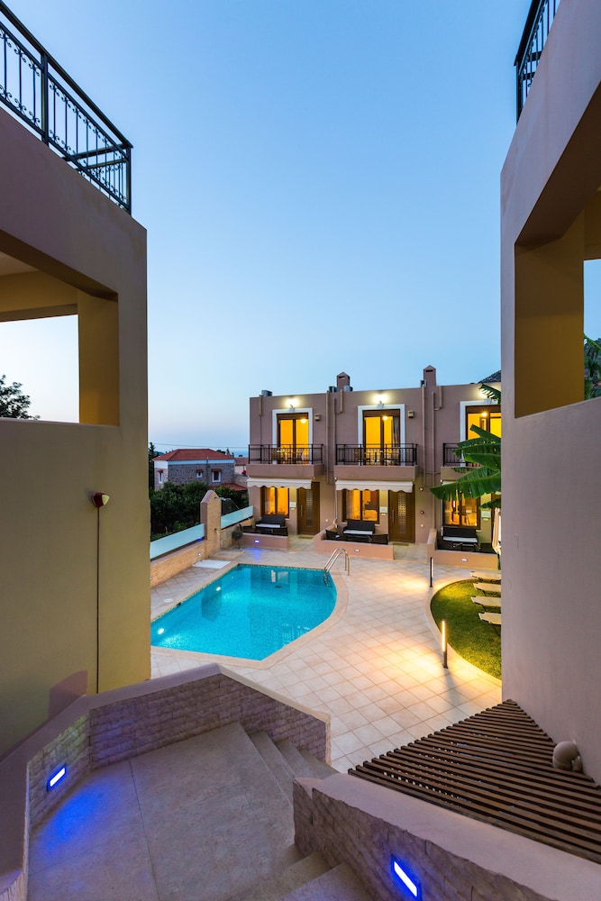 Pantheon Villas 38/78