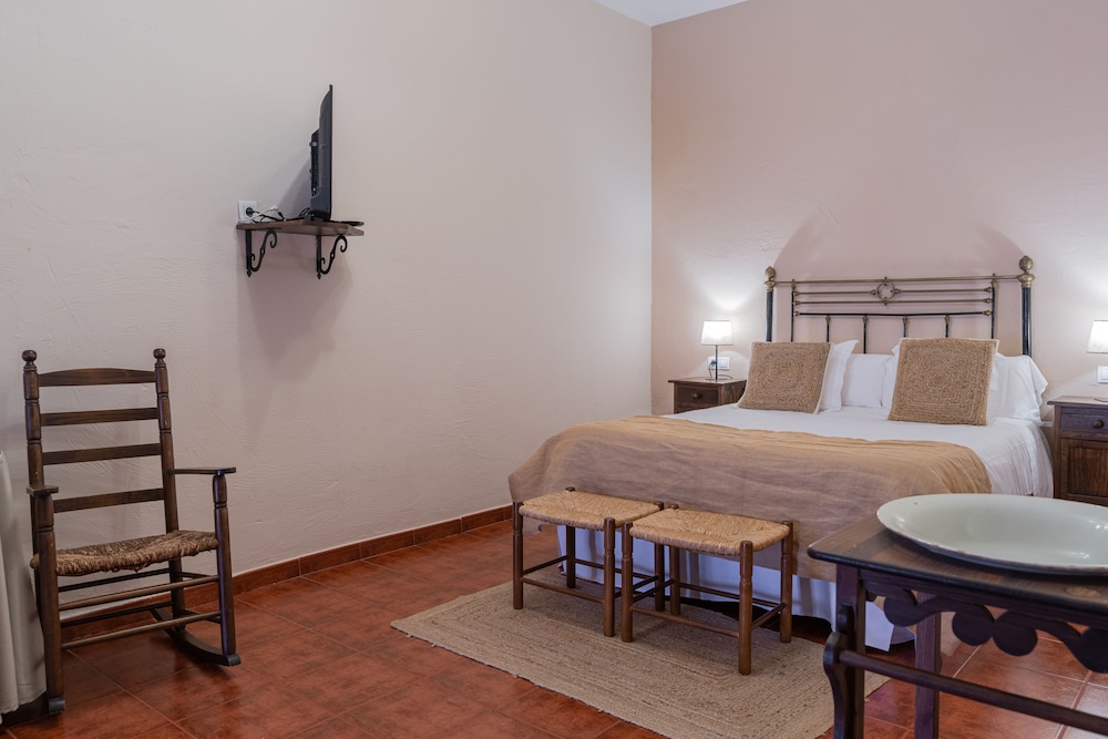 Hotel Val De Pinares 17/34