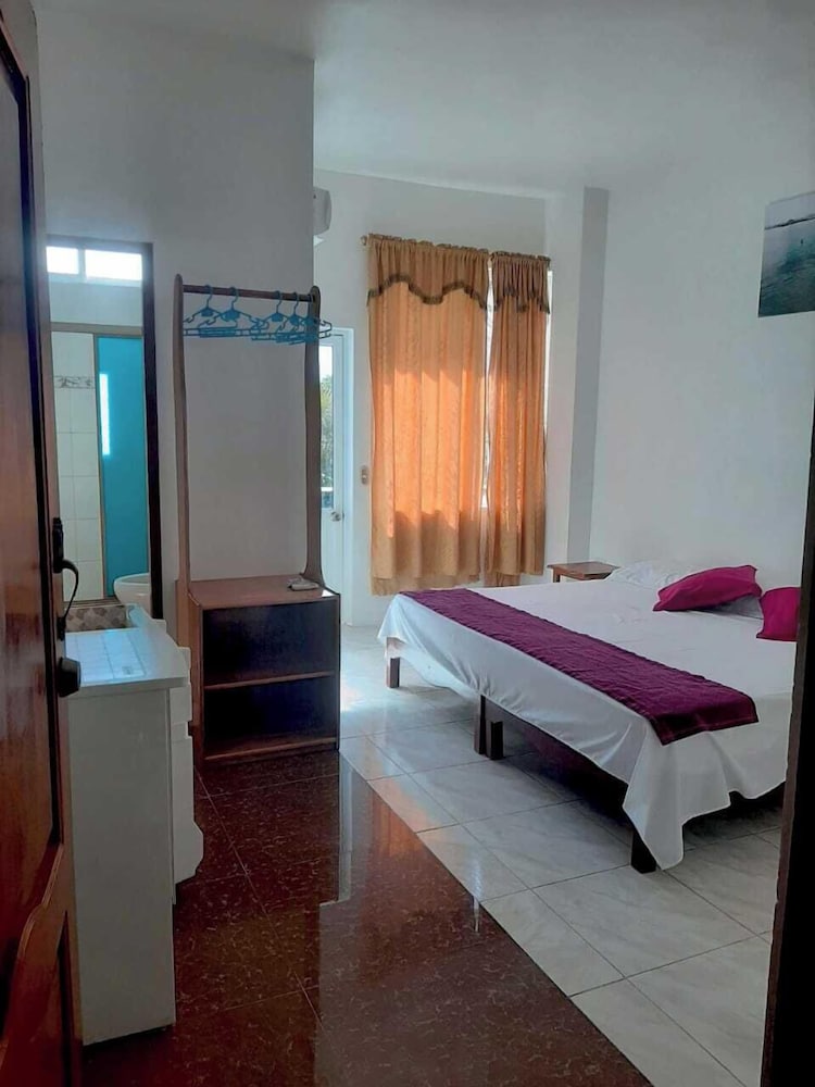 Hotel El Paraiso de Isabela 11/50
