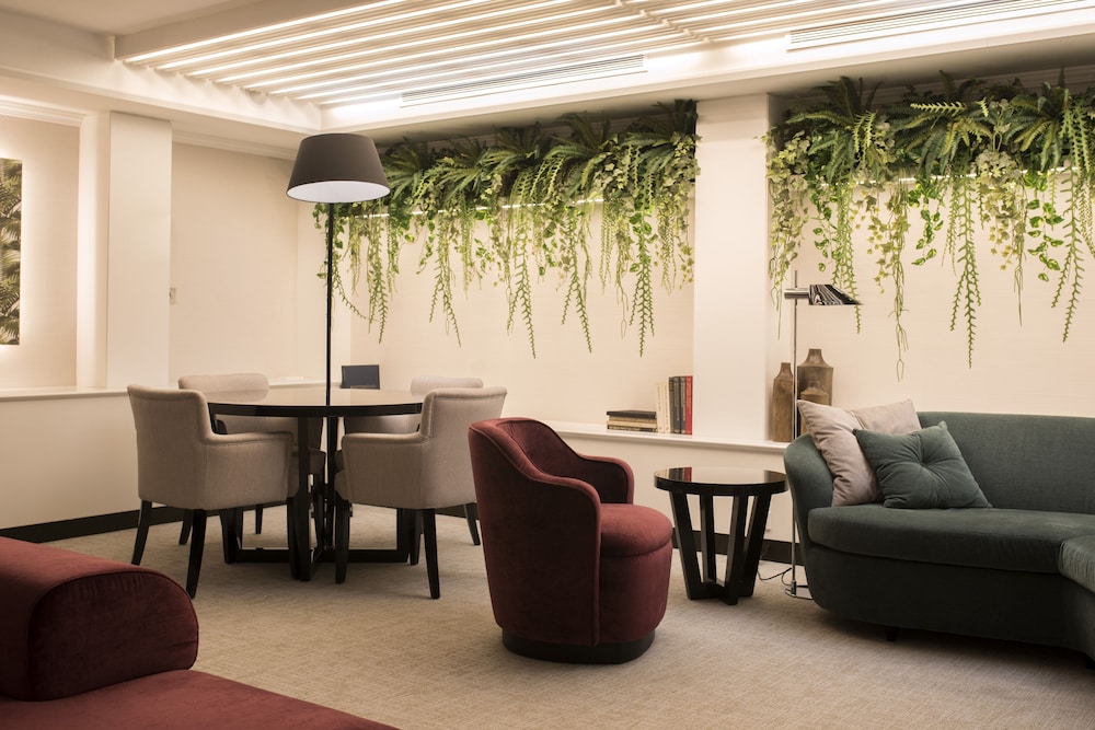 Acacia Suite 28/41